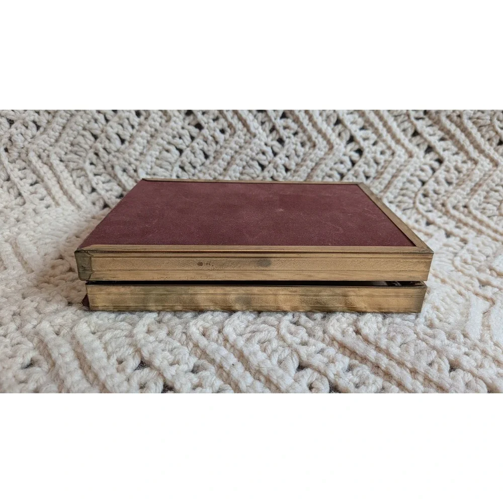 Vintage Gold Tone‎ Metal Double Folding Picture Frame 5x7 Scroll Filigree Hinged